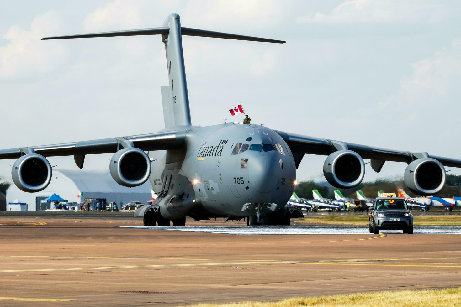 Koninklijk Canadees lucht boeing c-17 globemaster 177705 vervoer vlak aankomst en taxiën voor riat Koninklijk Internationale lucht tatoeëren 2018 luchtshow foto