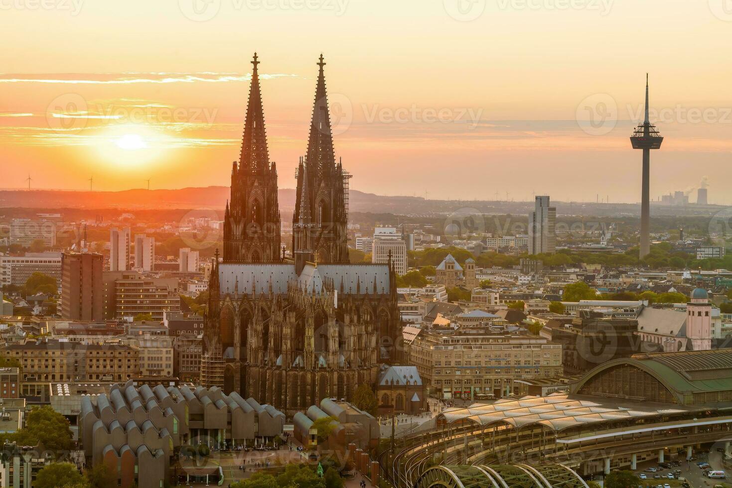 downtown Keulen stad horizon, stadsgezicht van Duitsland foto