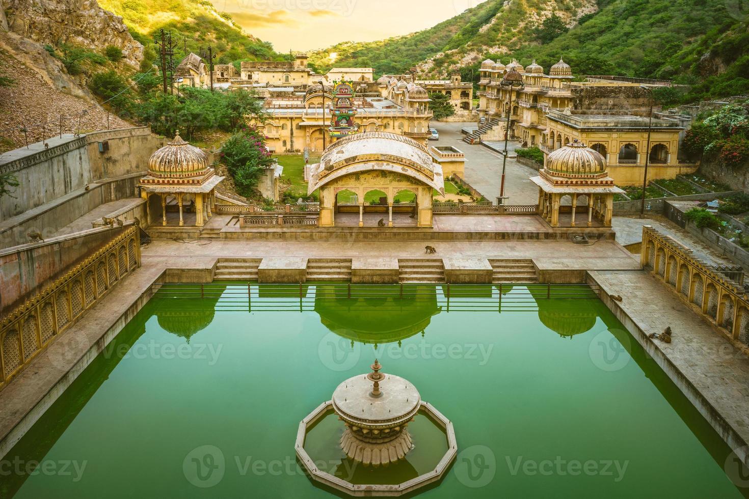 apentempel in jaipur in india foto