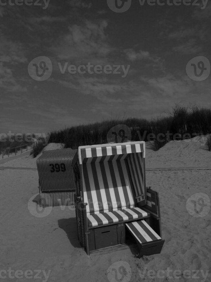 zomer tijd Bij de Duitse noorden zee foto