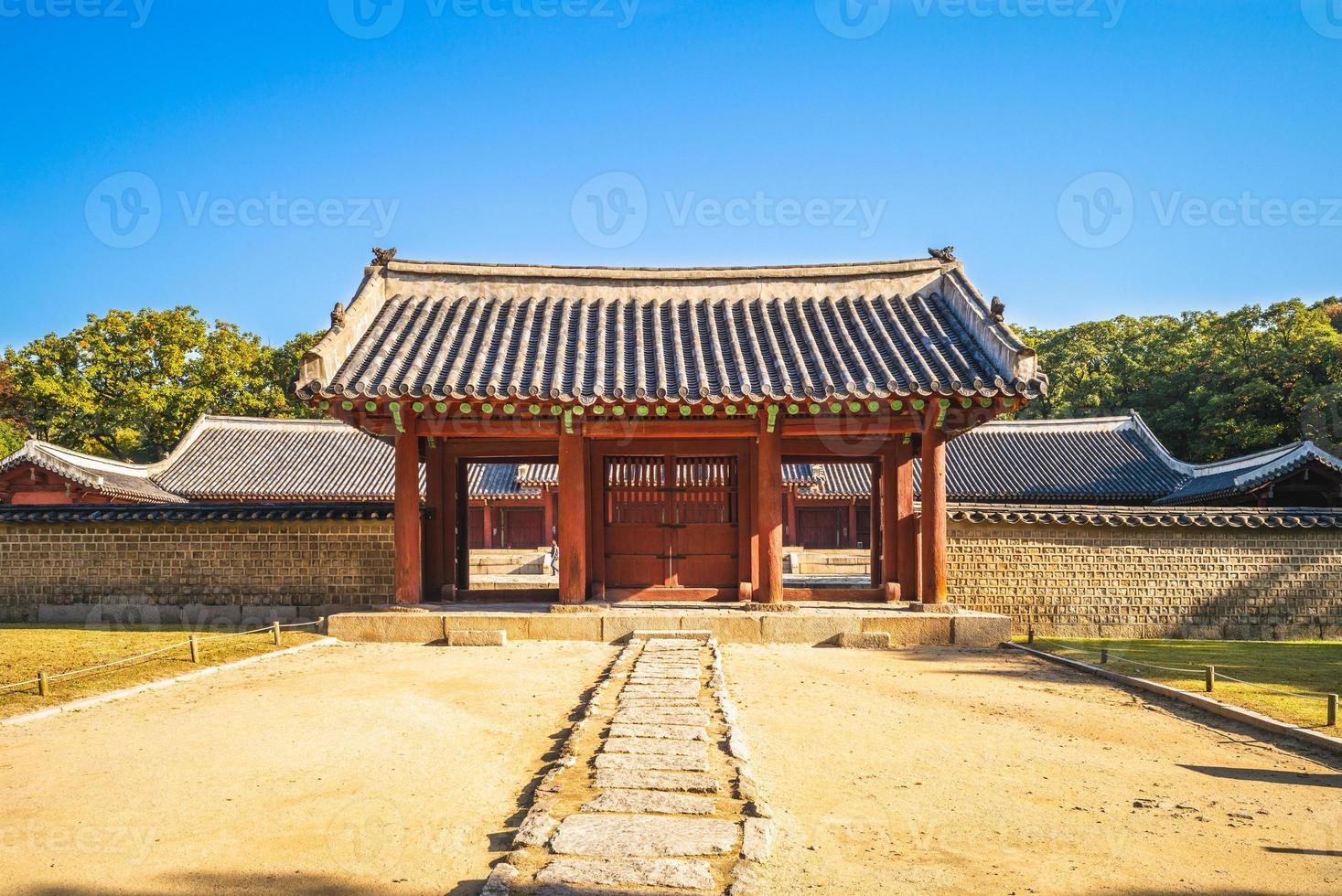 jongmyo, een confucianistisch heiligdom in seoul, zuid-korea foto