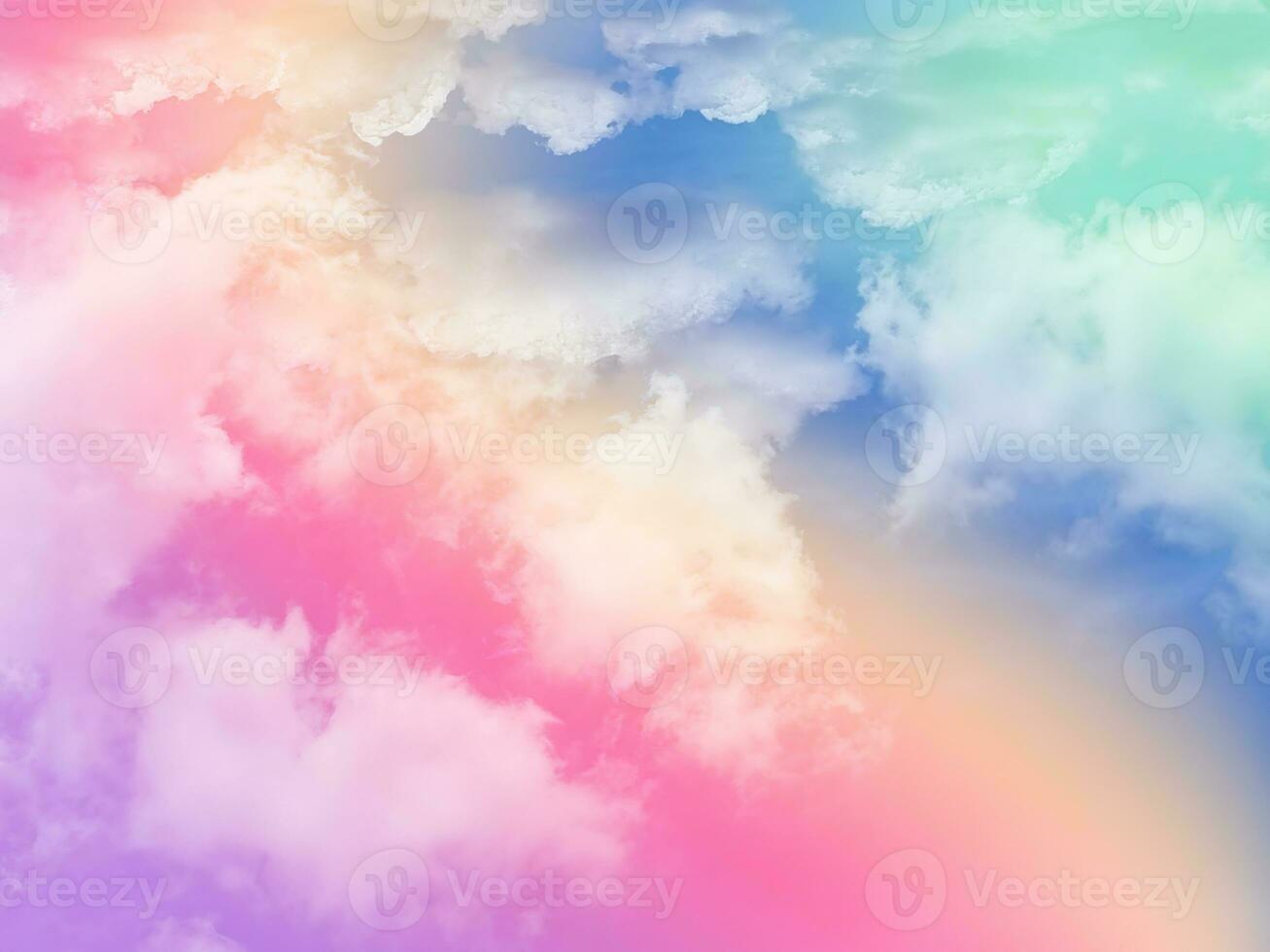 schoonheid zoet pastel roze oranje kleurrijk met pluizig wolken Aan lucht. multi kleur regenboog afbeelding. abstract fantasie groeit licht foto