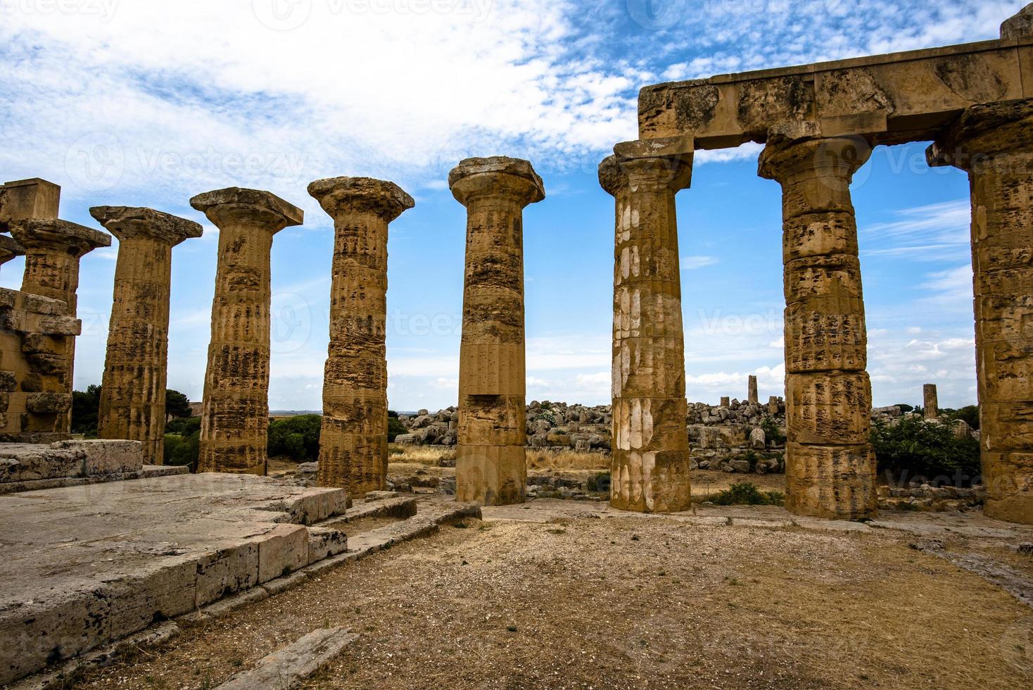 ruïnes in selinunte in sicilië, italië foto