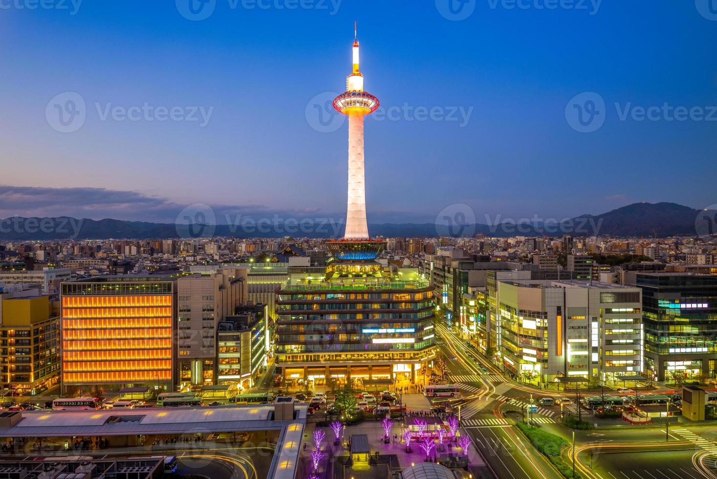 skyline van kyoto in japan foto