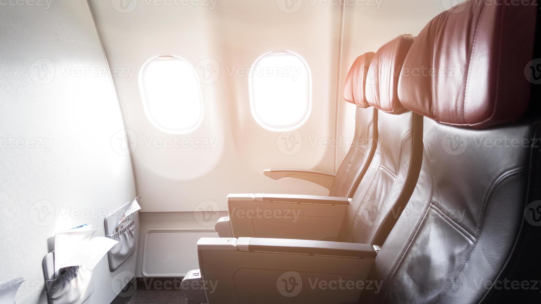 prachtig uitzicht vanuit business class van vliegtuigen foto