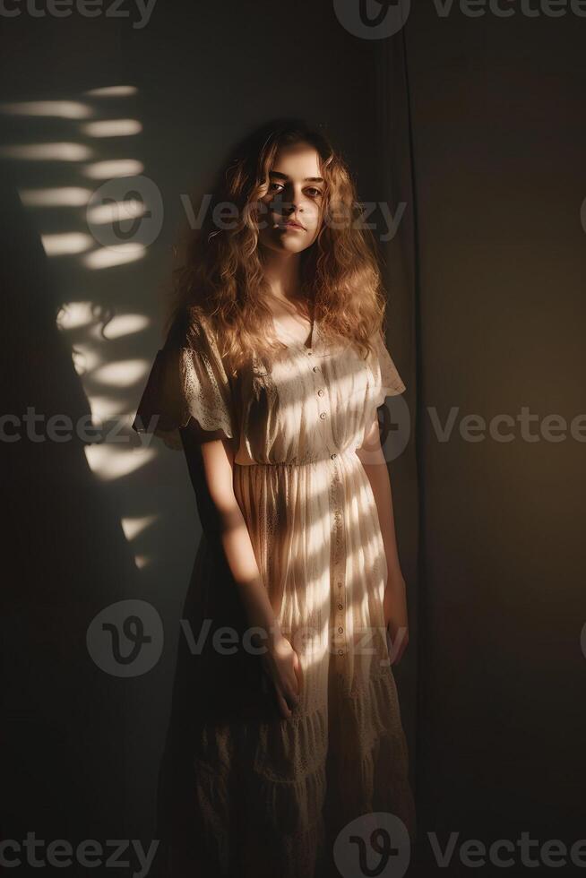 natuurlijk portret van een Europese jong meisje in gemakkelijk rustiek kleren staand door de venster, natuurlijk foto, zacht licht, ai generatief kunst foto