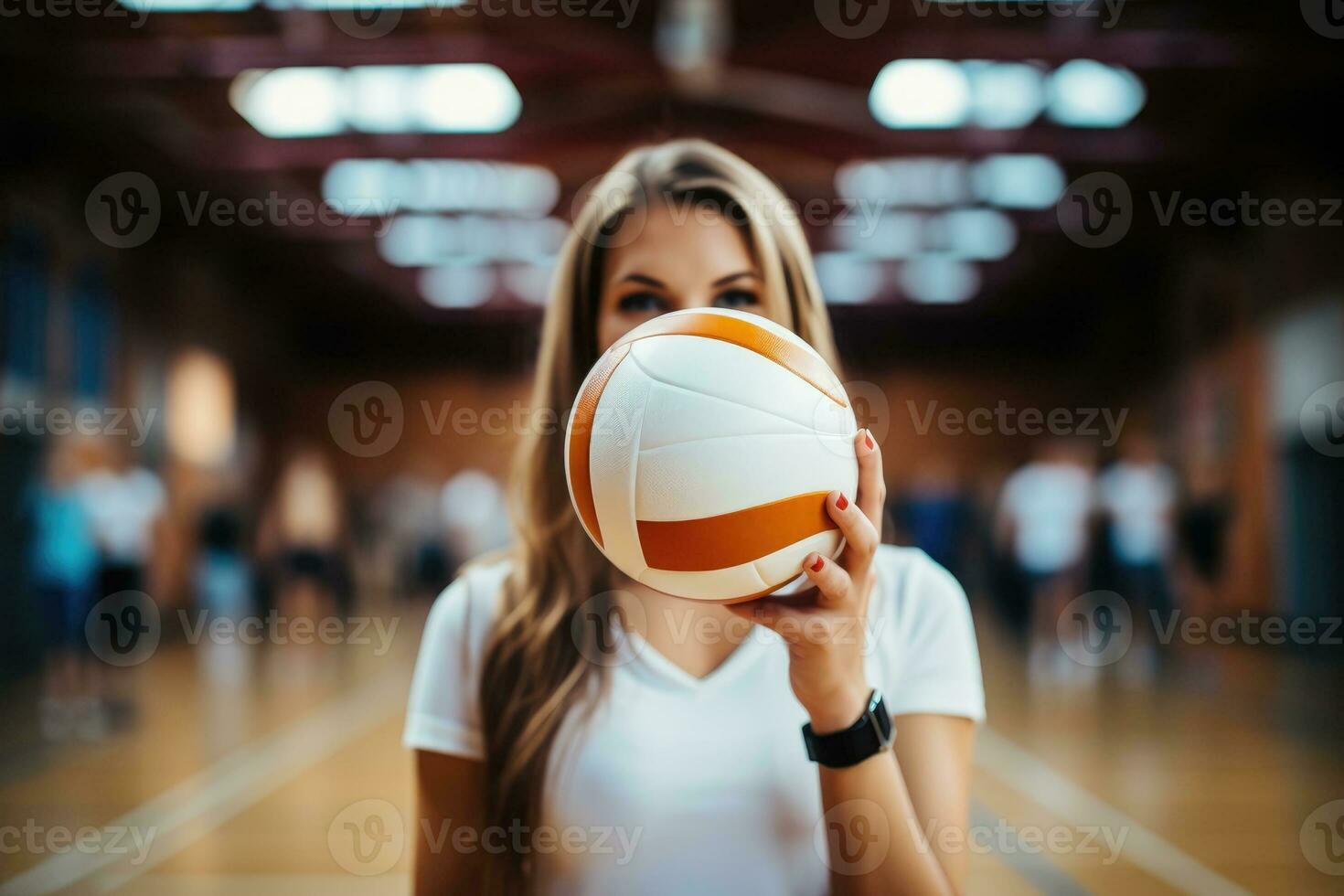 volleybal bal in handen van een vrouw speler staand in Sportschool. generatief ai foto