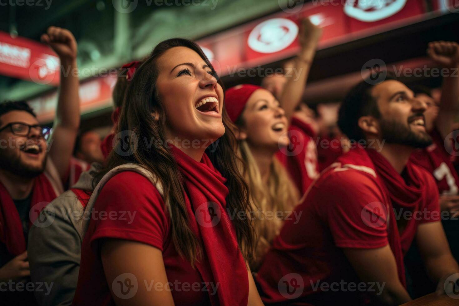 een groep van gepassioneerd fans juichen Aan hun favoriete team net zo de Amerikaans voetbal seizoen schopt uit met opwinding en verwachting foto