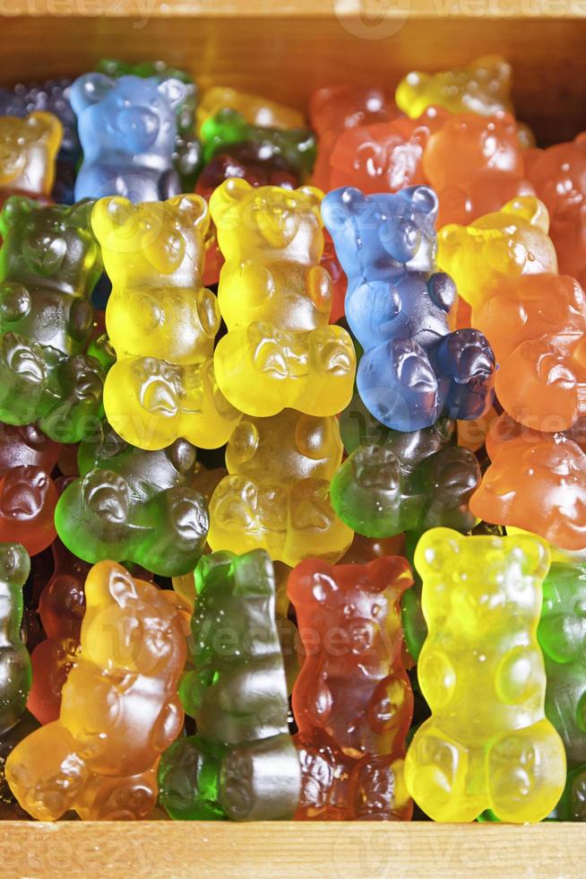 zelfgemaakte gummyberen in de vorm van foto