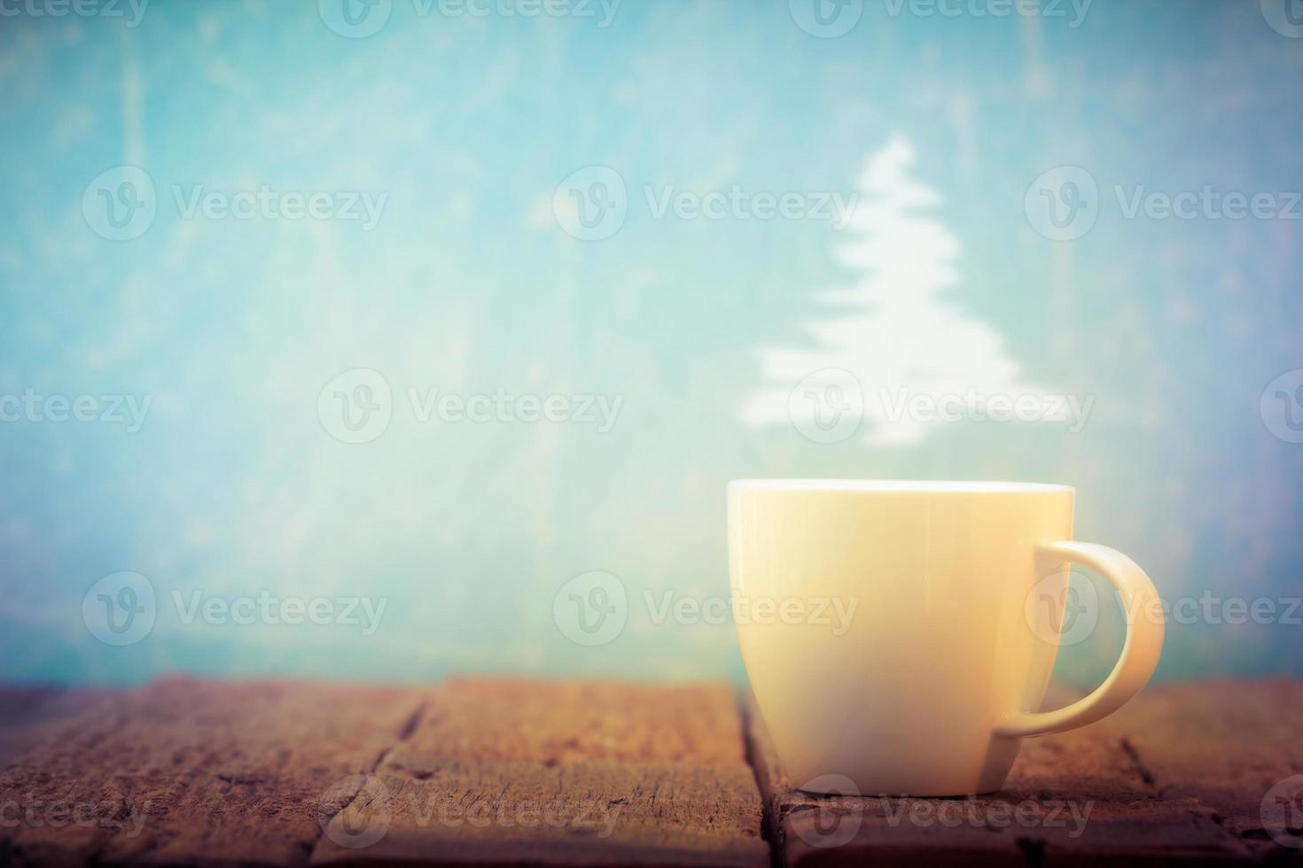 kopje koffie met gestoomde kerst foto