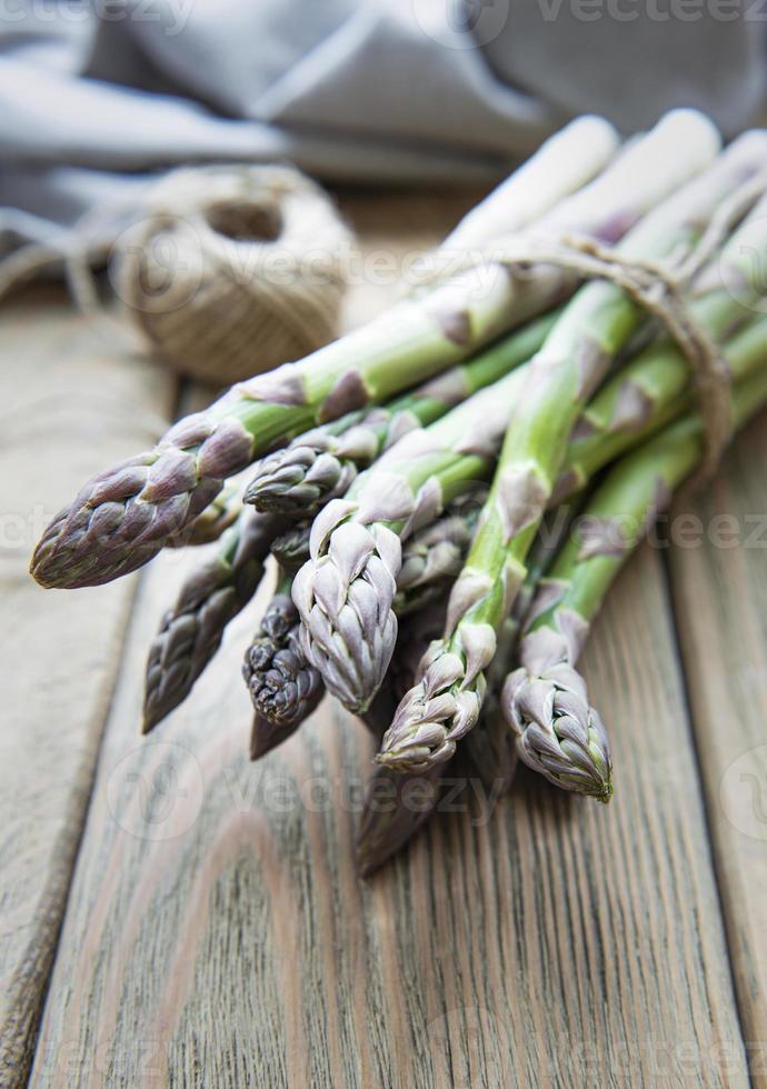 bosjes groene asperges foto