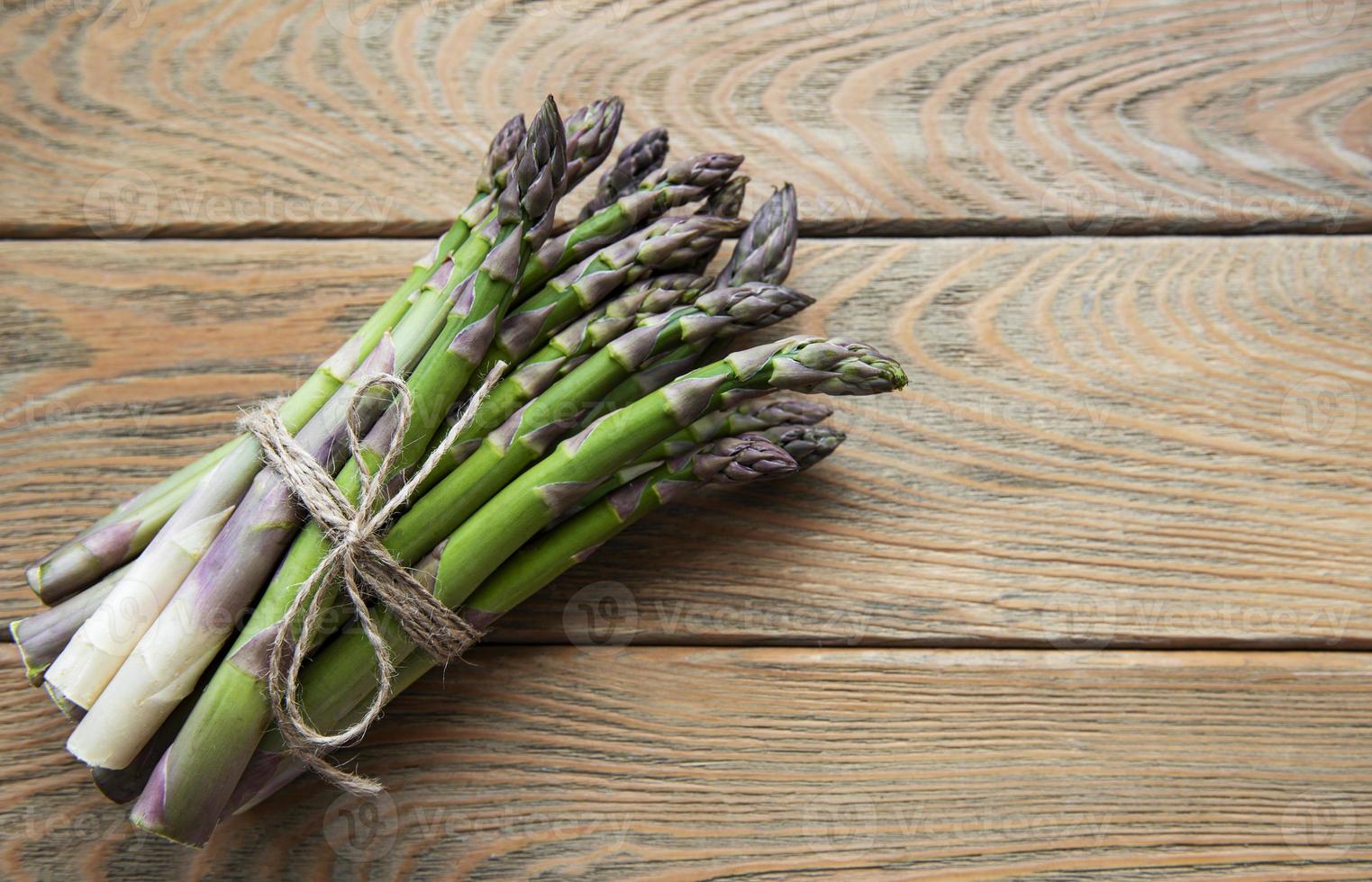 verse groene asperges foto