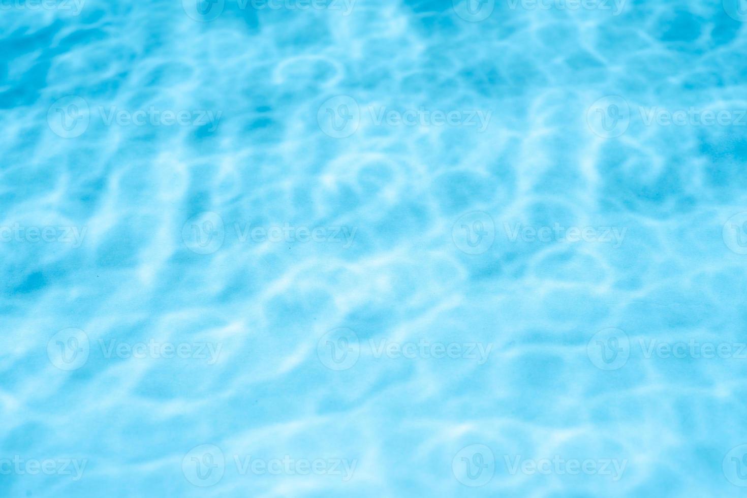 afbeelding van golven op het water, zomerachtergrond foto