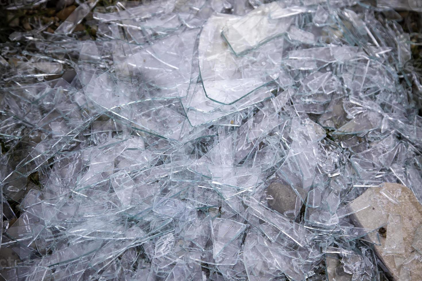 verbrijzeld glas aan stukken foto