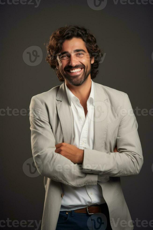 Mens emotioneel dynamisch gebaren portret Aan solide achtergrond ai generatief foto