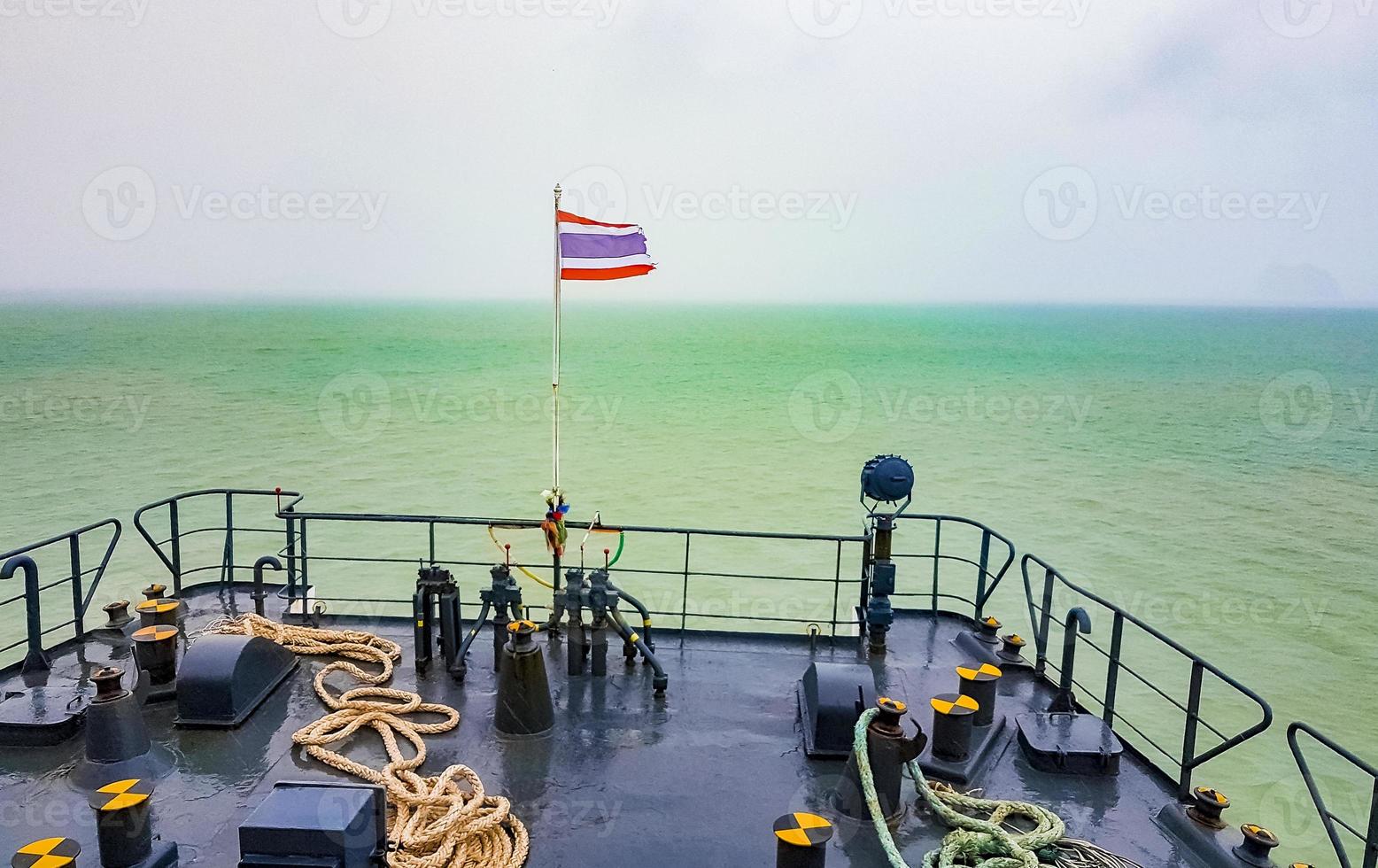 reis naar Don Sak over turquoise water, tropisch zeegezicht in Thailand sea foto