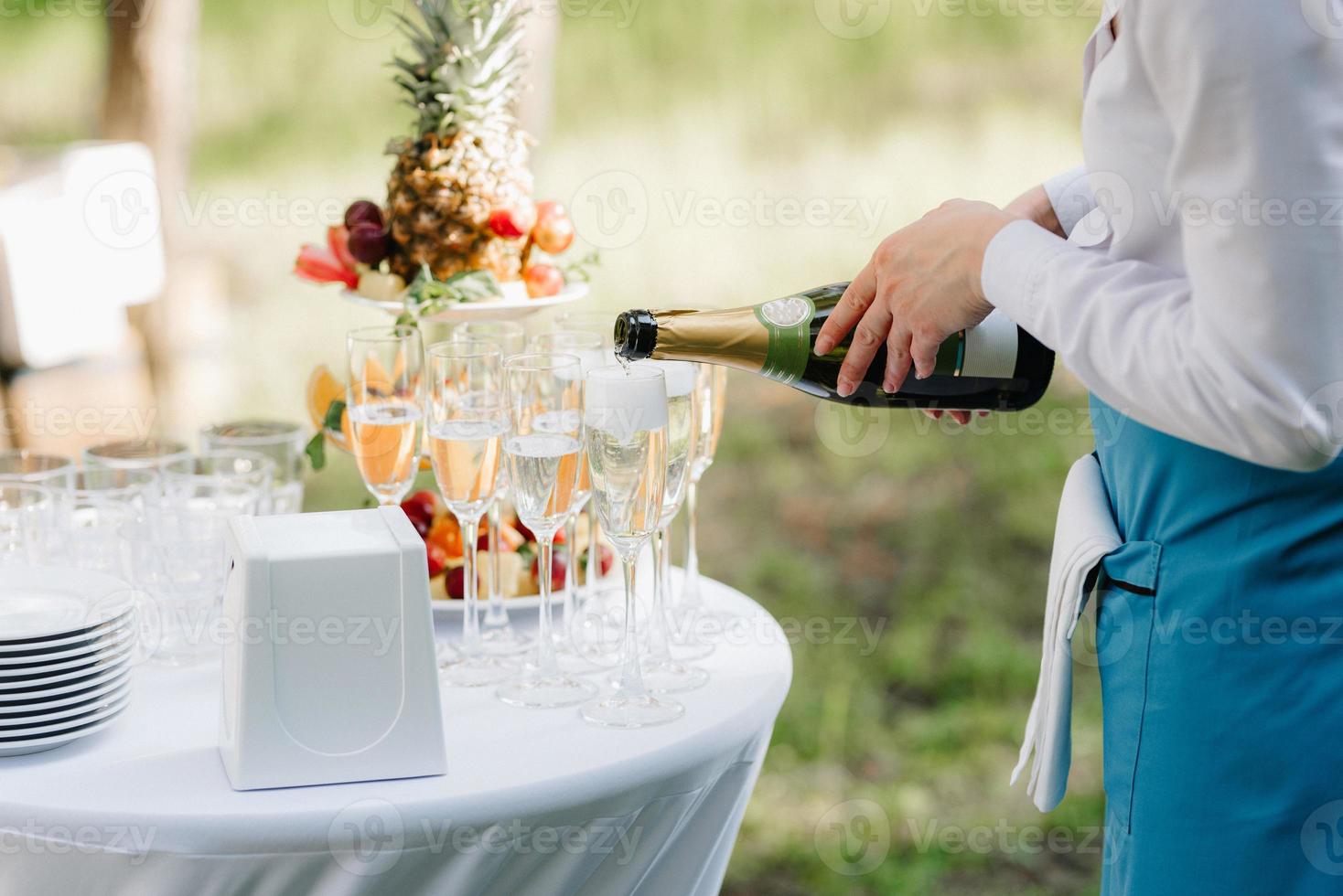 huwelijksglazen voor wijn en champagne foto