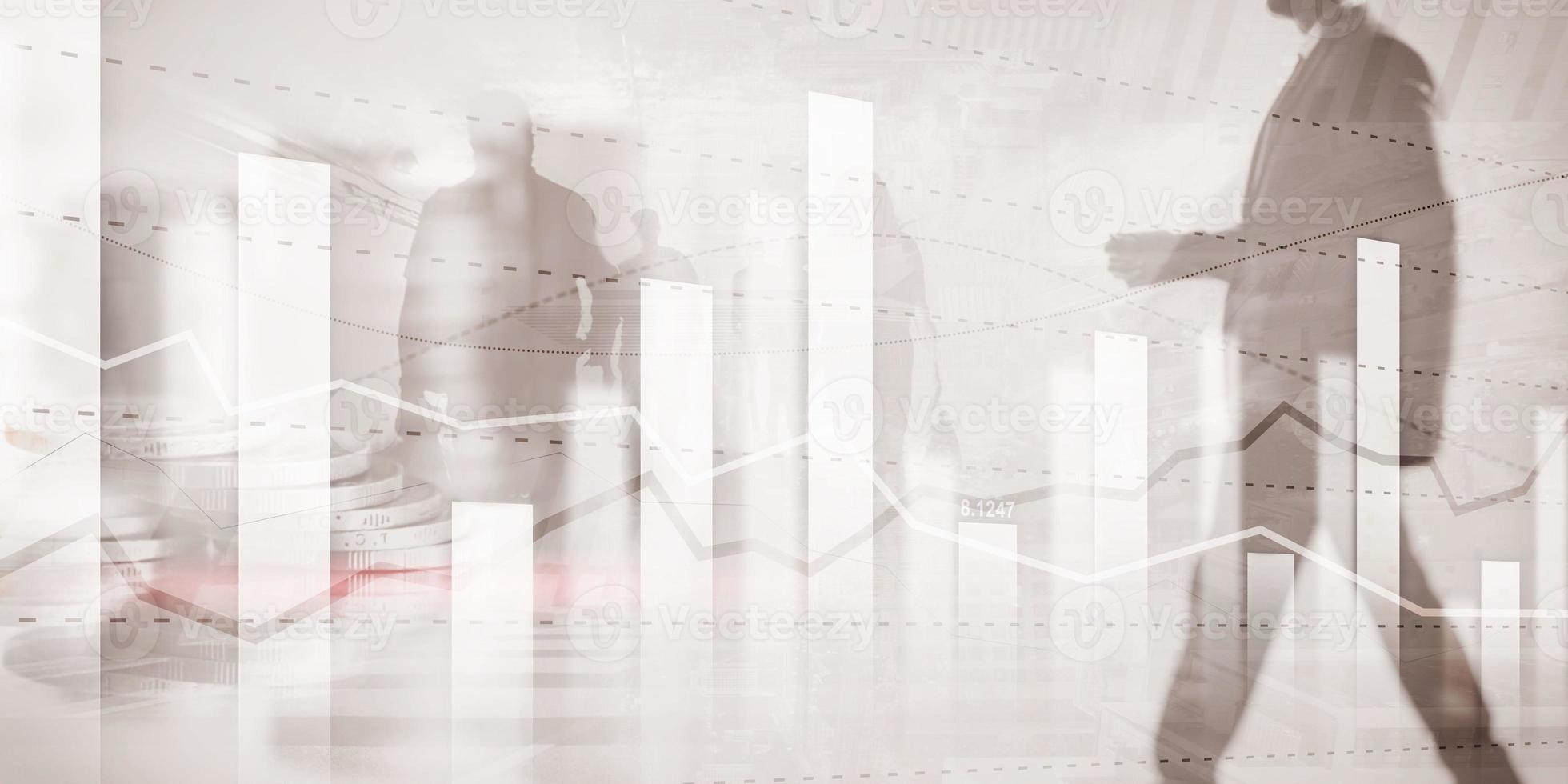 zakelijke teamhandelaren investeringsplanning en analyse van grafiekbeurshandel met aandelengrafiekgegevens. foto