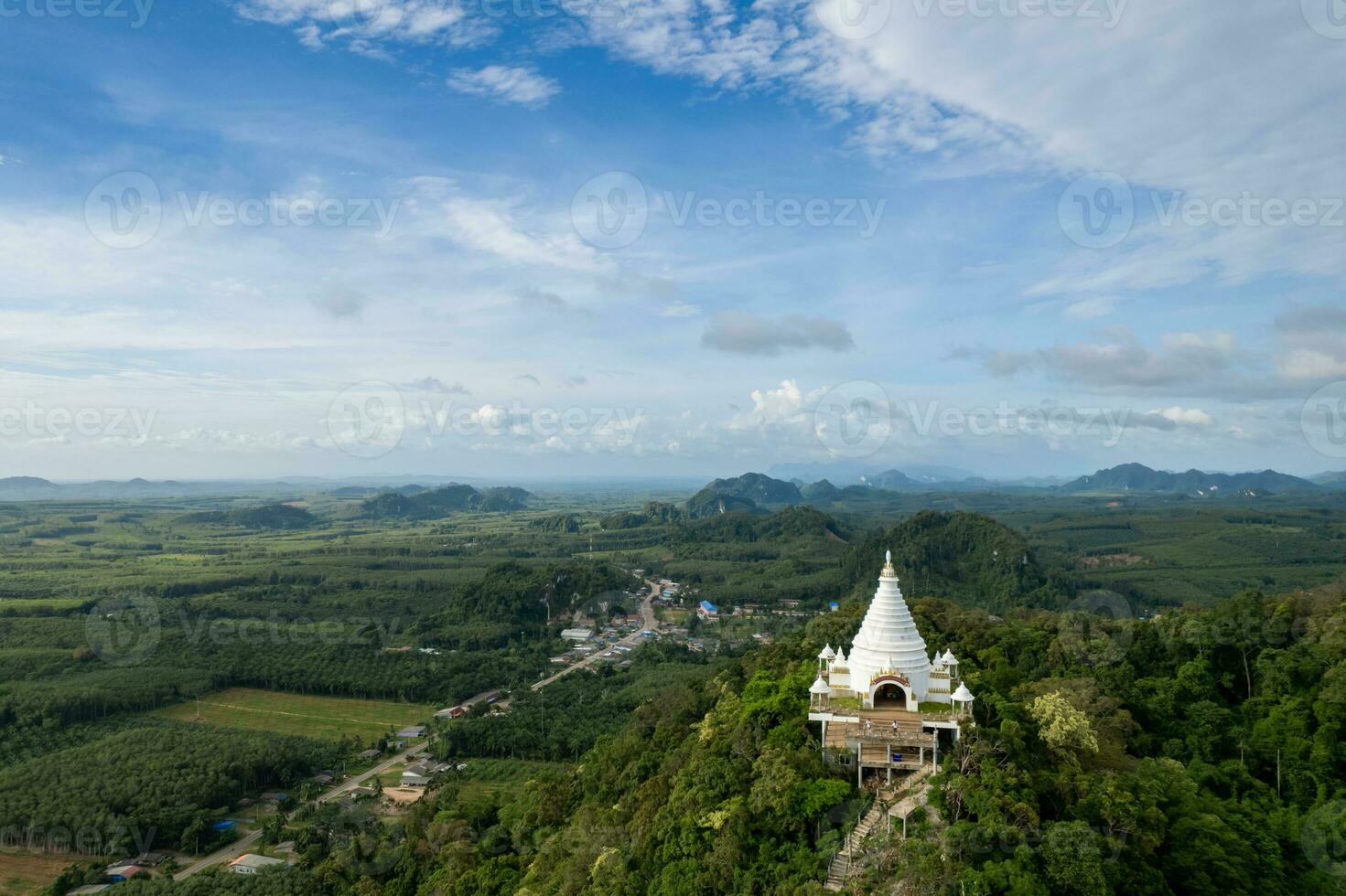 antenne visie van pagode Nee. 5 Bij Thamma park verbod khao na nai, surat dan ik, Thailand foto