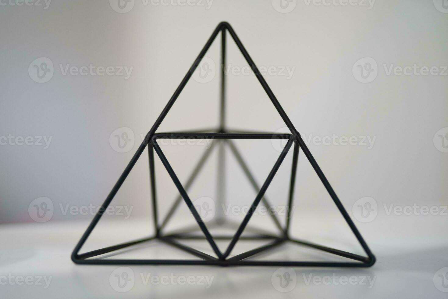 mooi meetkundig vorm van een driehoek voor decoratie foto