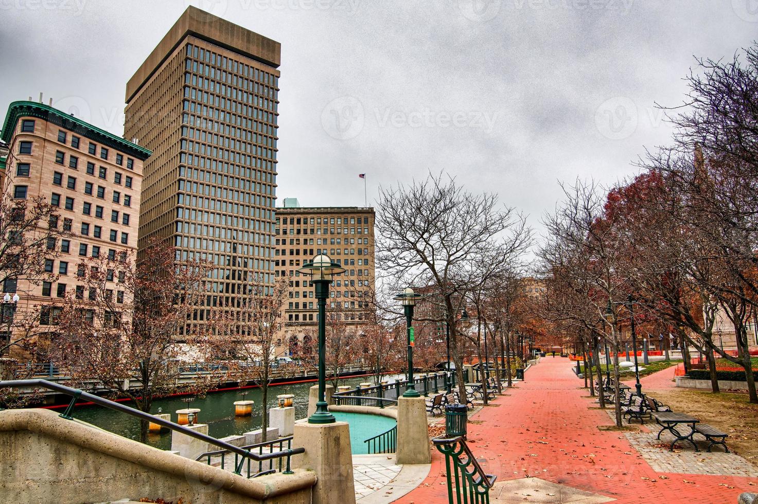 Providence Rhode Island skyline op een bewolkte sombere dag foto