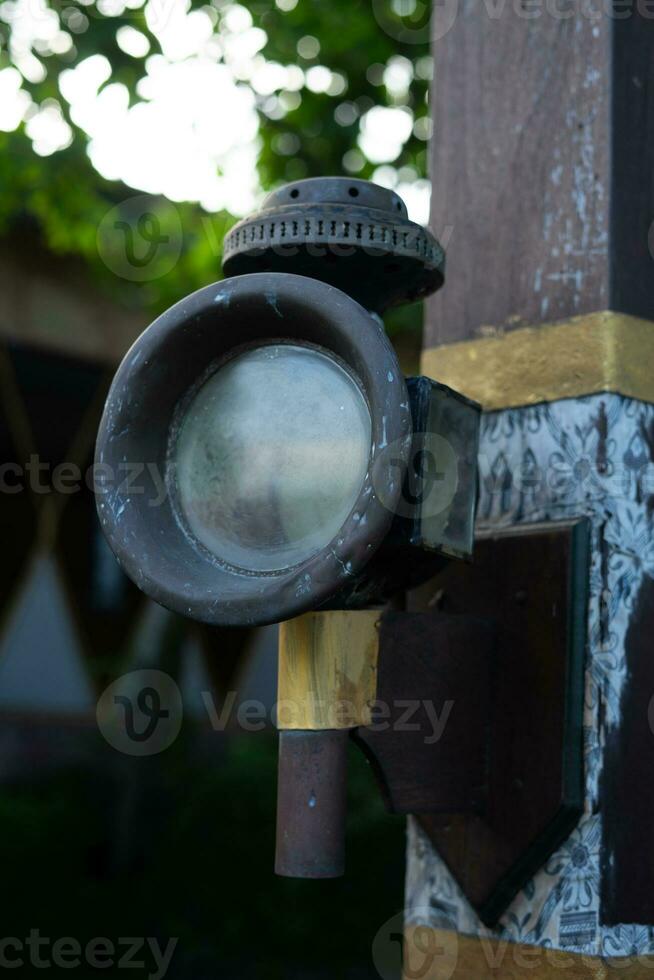 wijnoogst tuin lamp. decoratie van tuin verlichting foto