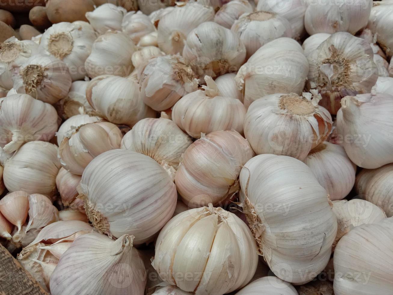 gezonde en pittige knoflookbouillon foto