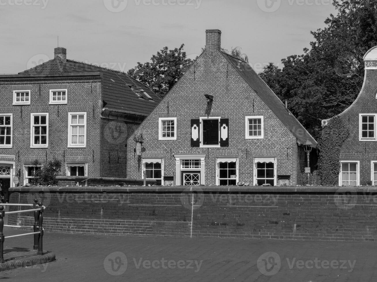 de dorp van groeten Bij de noorden zee foto