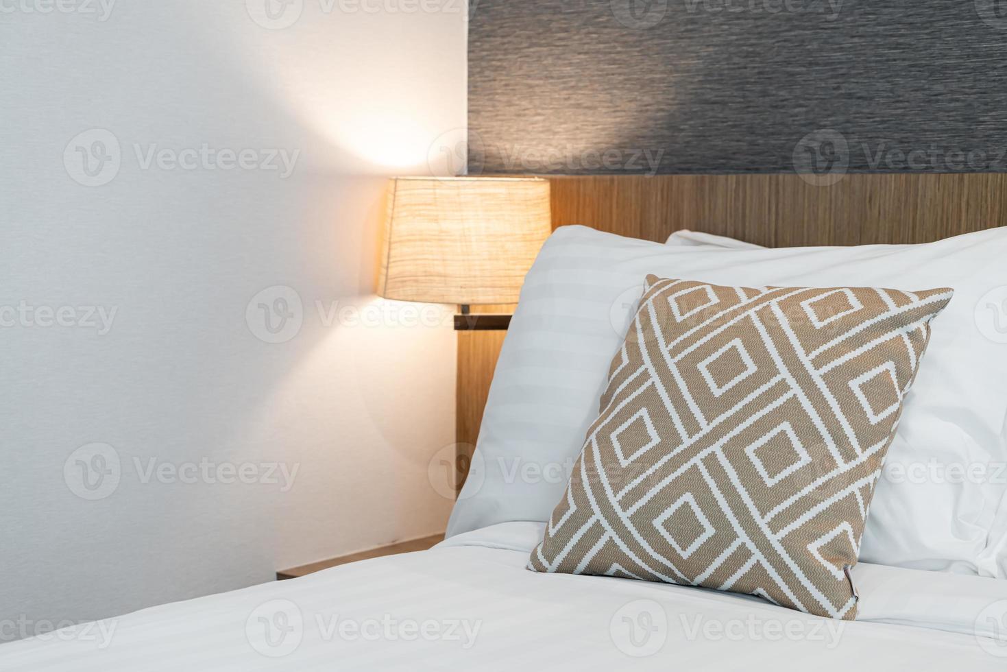 kussen op bed decoratie kamer interieur foto