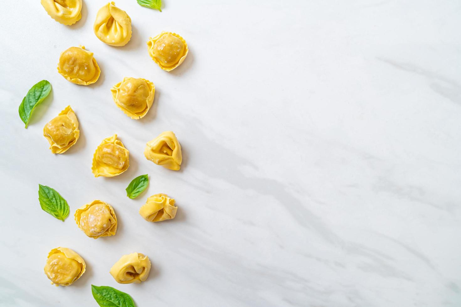 Italiaanse traditionele tortellini pasta foto