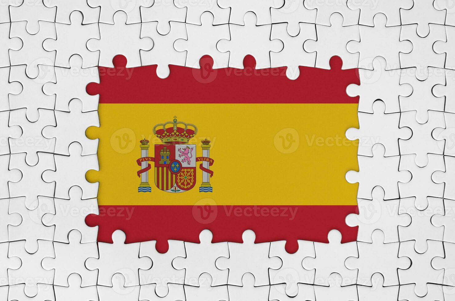 Spanje vlag in kader van wit puzzel stukken met missend centraal een deel foto