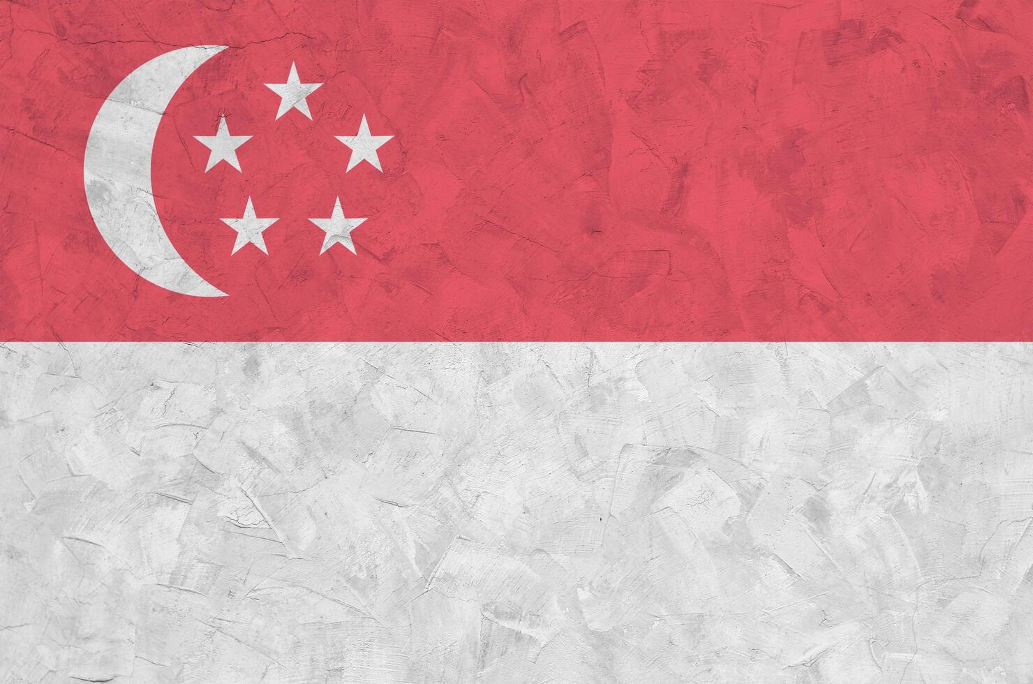 Singapore vlag afgebeeld in helder verf kleuren Aan oud Verlichting bepleistering muur. getextureerde banier Aan ruw achtergrond foto