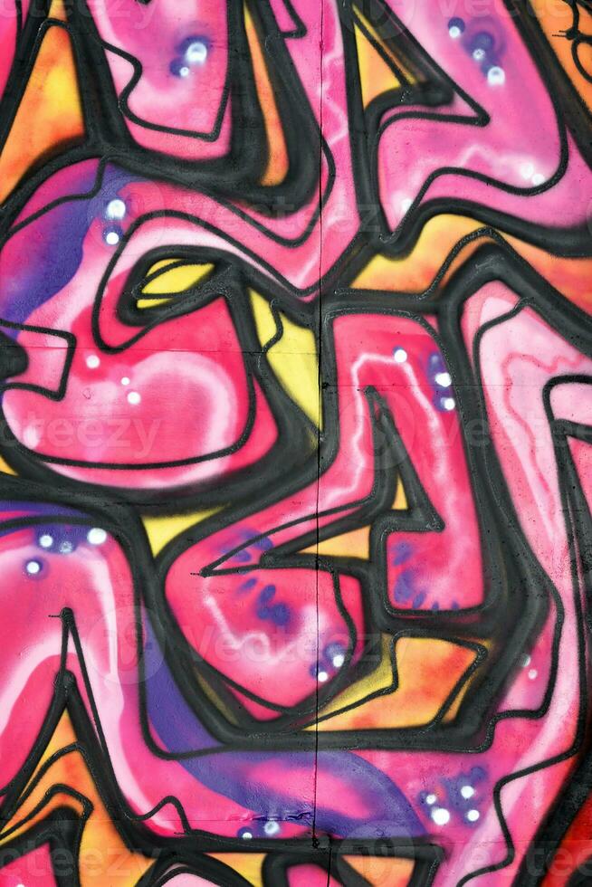 kleurrijk achtergrond van graffiti schilderij artwork met helder aërosol stroken en mooi kleuren foto