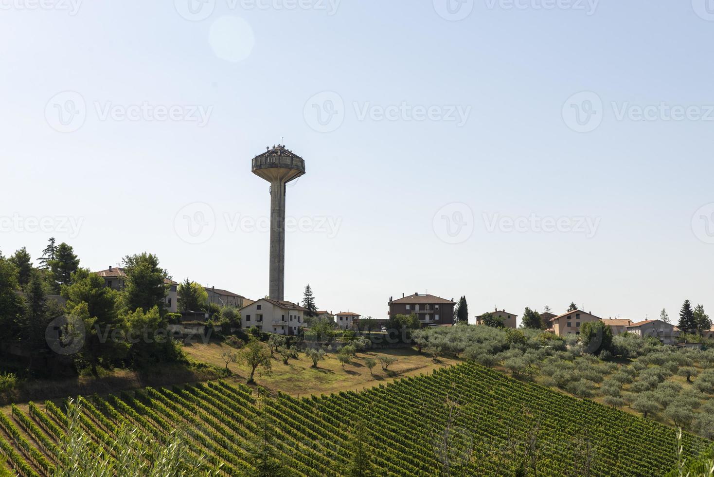 toren buiten montefalco met gewichtsdealers foto