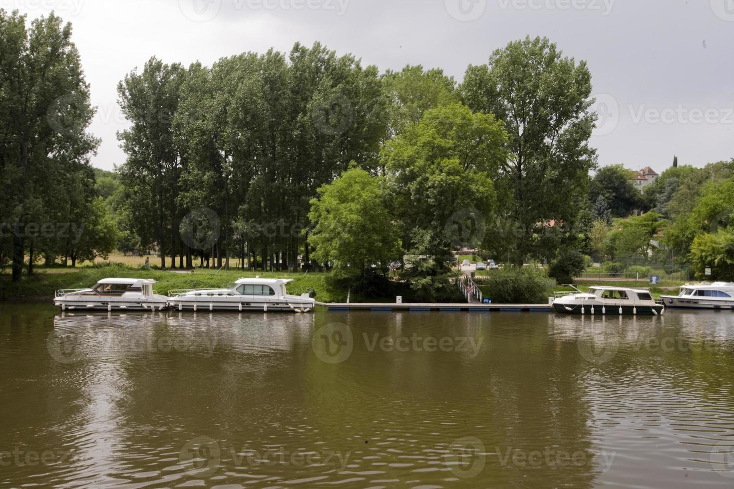 woonbootcruise op de rivier le lot in frankrijk foto