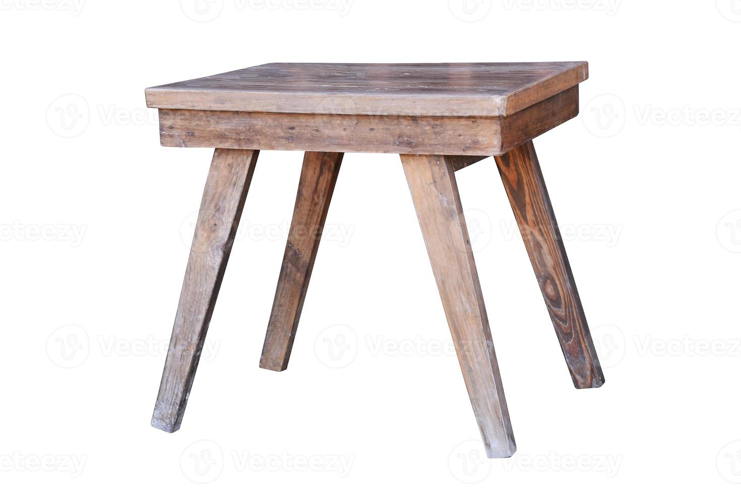 oude houten tafel geïsoleerd op een witte achtergrond. foto