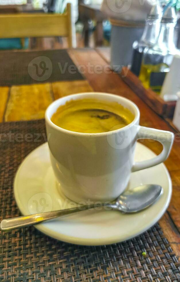 kop van americano zwart koffie in restaurant cafe in Mexico. foto