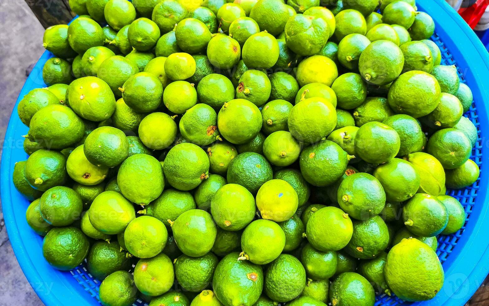 sappig groen limoen citroen citrus fruit fruit supermarkt Mexico. foto