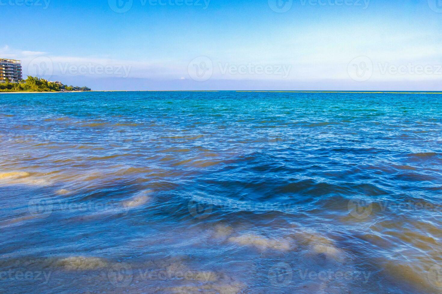 tropisch mexicaans strand helder turkoois water playa del carmen mexico. foto