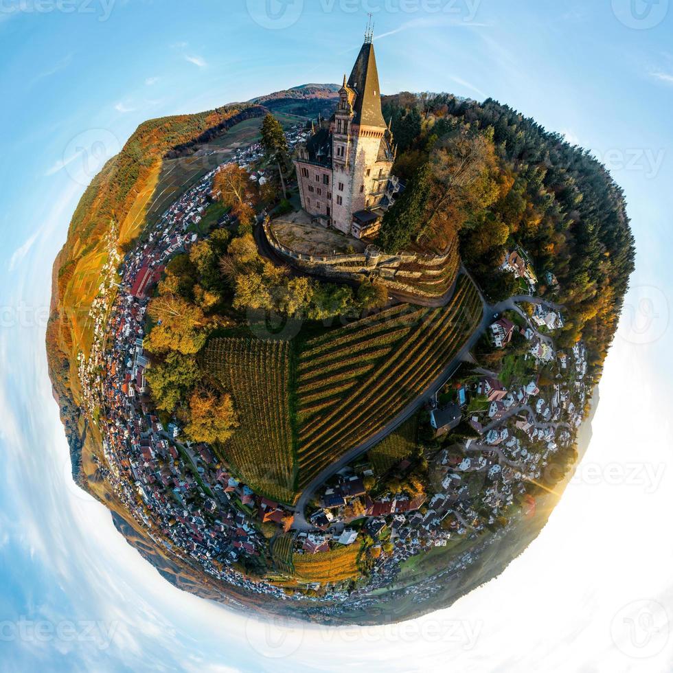 luchtfoto van kappelrodeck in de bergen van het zwarte woud, duitsland foto