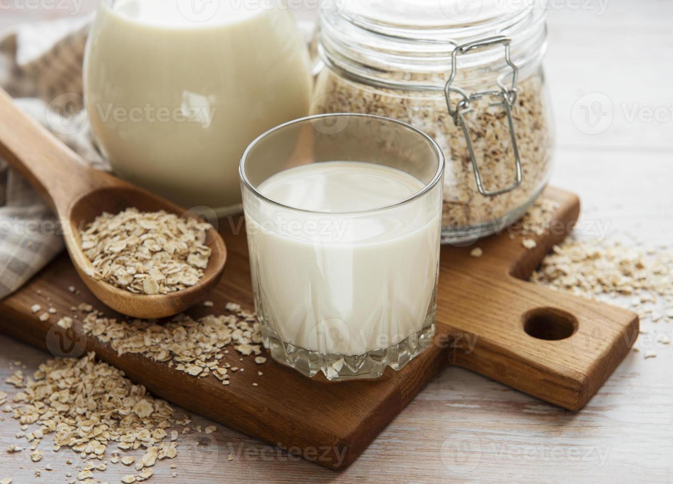 veganistische havermelk, niet-zuivel alternatieve melk foto