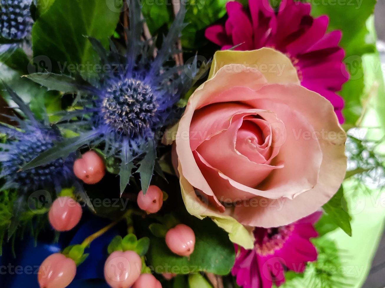 bruidsboeket met verschillende bloemen foto