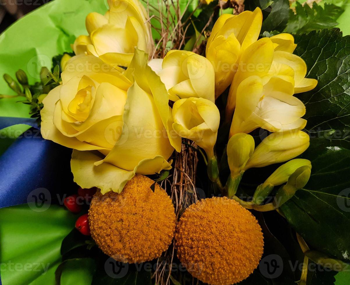 bruidsboeket met verschillende bloemen foto