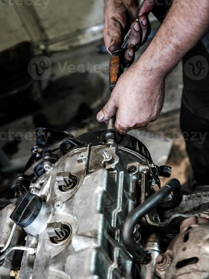 reparatie van een diesel verbrandingsmotor foto