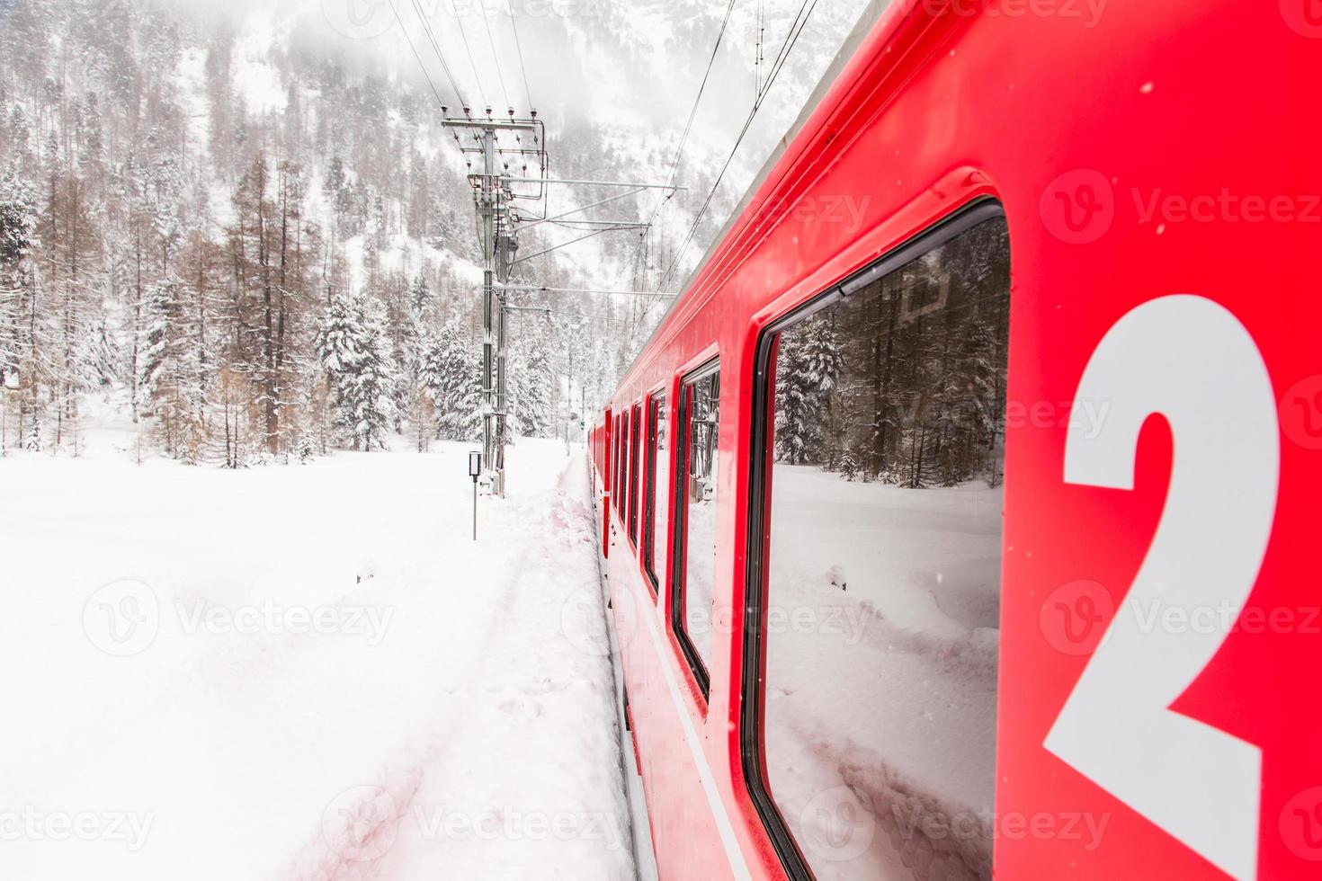 trainen in de sneeuw foto