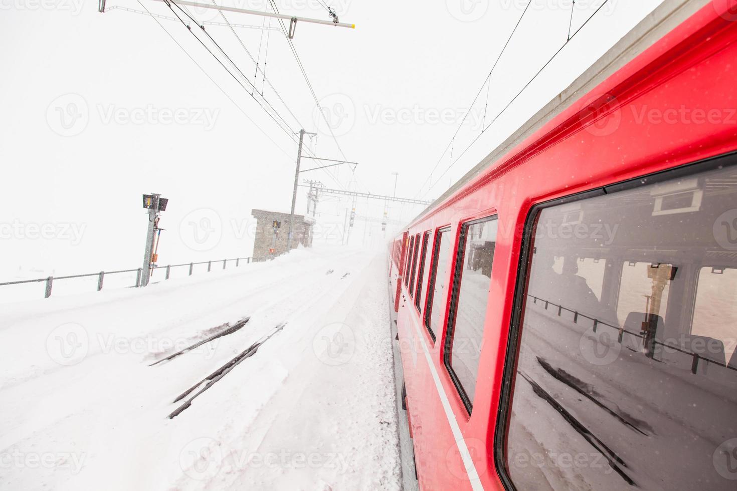 trainen in de sneeuw foto