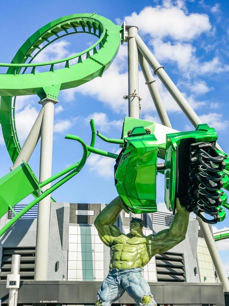 orlando, fl, usa, jan 05, 2017 - ongelooflijke hulk coaster in avontureneiland van universele studio's foto