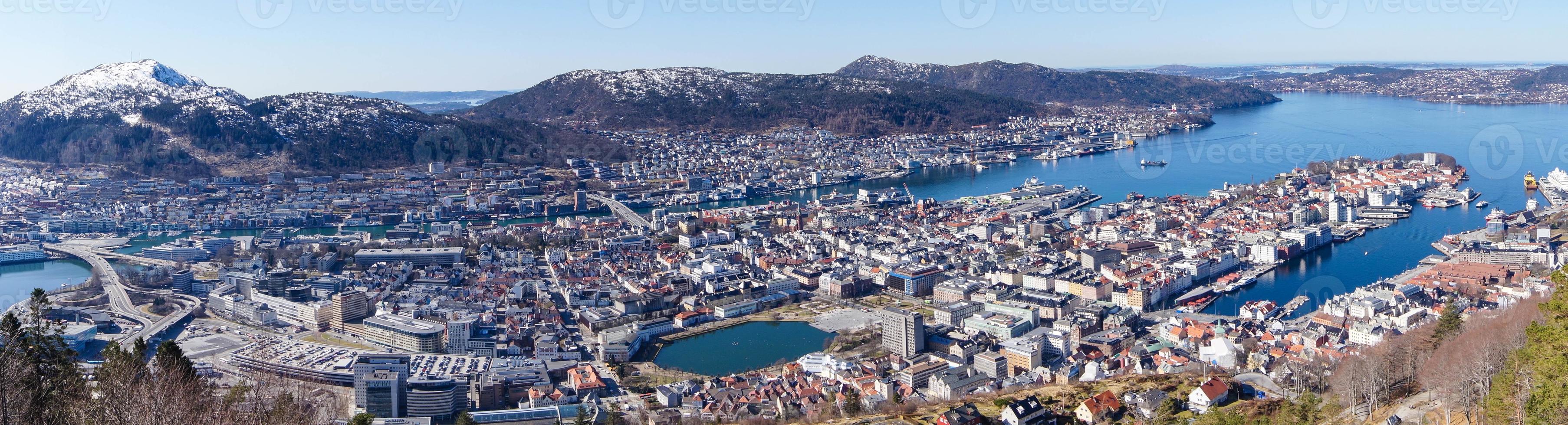 bergen vanuit het perspectief van mount floyen foto