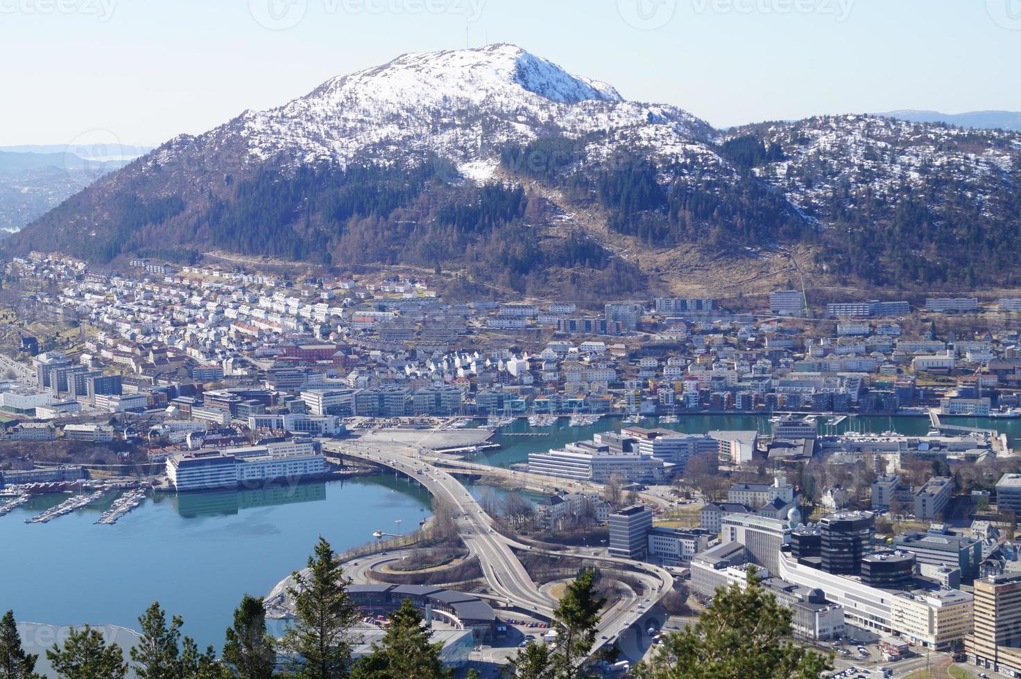 bergen vanuit het perspectief van mount floyen foto