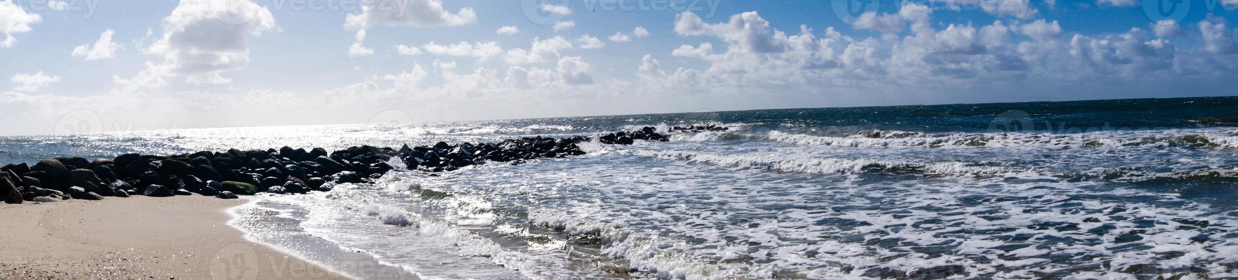 op het strand van blavand ho denemarken foto